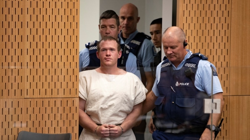 Sulmuesi i xhamive në Zelandën e Re sfidon statusin e terroristit në gjykatë