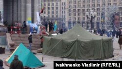 Палатки на площади Независимости в Киеве