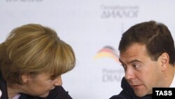 Merkel and Medvedev in St.Petersburg