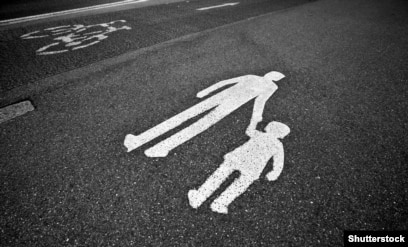 Порнодағы кісендегі дөрекі секс