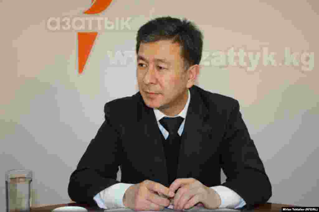 Казакстандын Кулан кенинен радиациялуу көмүрдүн келиши боюнча козголгон кылмыш ишинин алкагында энергетика жана өнөр жай министри Аскарбек Шадиевге 13-мартта айып тагылды.