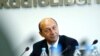 Președintele Traian Băsescu în cursul vizitei efectuate la sediul Radio Europa Liberă din Praga în 2009