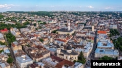Vedere aeriană a centrului istoric de la Lvov