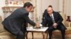 Russia -- President Vladimir Putin (R) with his French counterpart Nicolas Sarkozy during their meeting in Putin's residence Novo-Ogaryovo outside Moscow, 09Oct2007