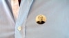 Значок з выявай Янкі Купалы на кашулі, архіўнае фота