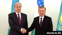 Президенты Узбекистана и Казахстана Шавкат Мирзияев и Касым-Жомарт Токаев. Ташкент, 19 апреля 2019 года.