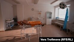 Опустевшая родильная комната в боградской больнице