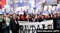 Bh. javnost svedočila je visokom nivou javnog revolta zbog spornih momenata u istragama o okolnostima smrti Davida Dragičevića i Dženana Mamića. Istina se tražila i na protestima u bh. gradovima, kao što je to bilo u Sarajevu 30. decembra 2018.