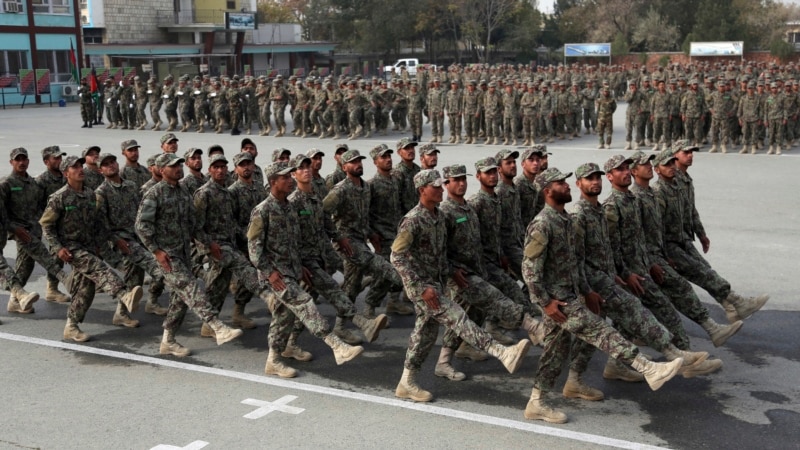 ایکانومیک تایمز :از دیر زمان، سربازان افغان صفوف نیروها را ترک می‌کنند