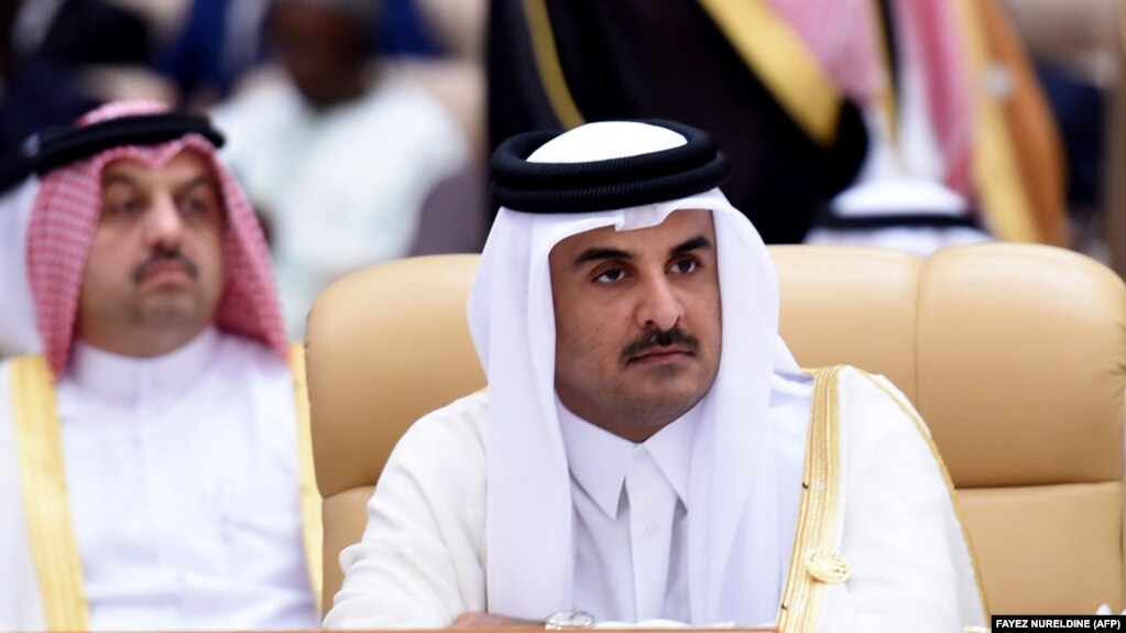 شیخ تمیم بن حمد آل ثانی در تماس تلفنی با رئیس جمهور ایران گفته که «آغوش قطر برای تعامل و همکاری باز است».
