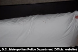 Lesinova soba nakon što je pronađen mrtav.