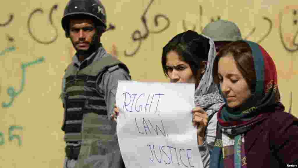 Afganistan - Studentski protesti protiv nasilja nad ženama, Kabul, 24. septembar 2012. Foto: REUTERS / Mohammad Ismail 
