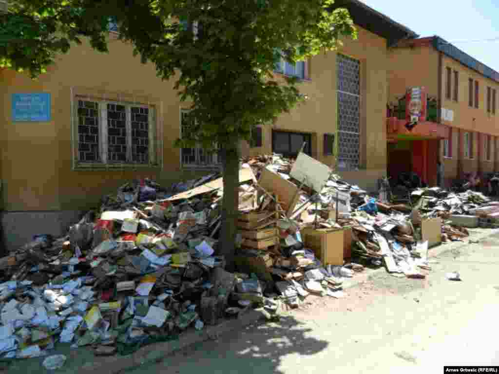 Uništene knjige nakon majske poplave