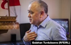 Омурбек Текебаев.