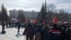 Участники митинга “против беспредела в сфере ЖКХ” в Омске 