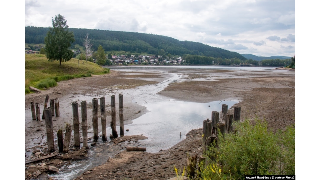 Кусинский городской пруд 2 августа, после спуска воды