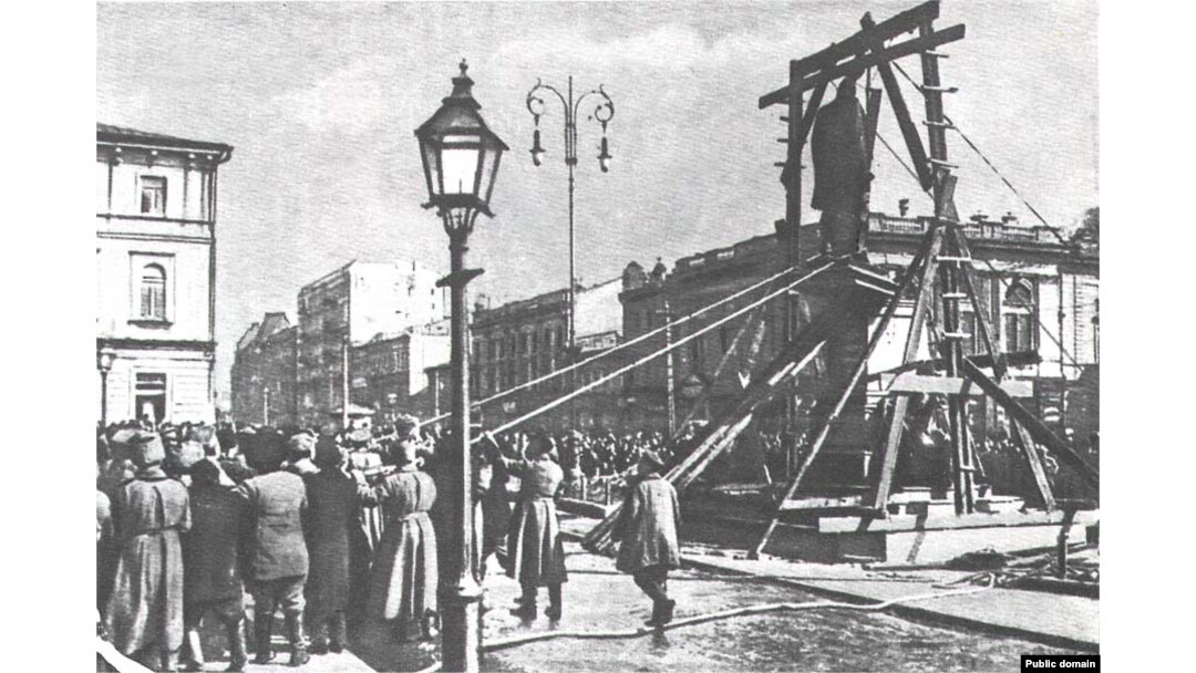 Демонтаж памятника Столыпину в Киеве, 19 марта 1917 года