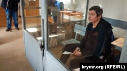 Затриманий СБУ Сергій Осьмінін у суді Херсона, 5 квітня 2018 року