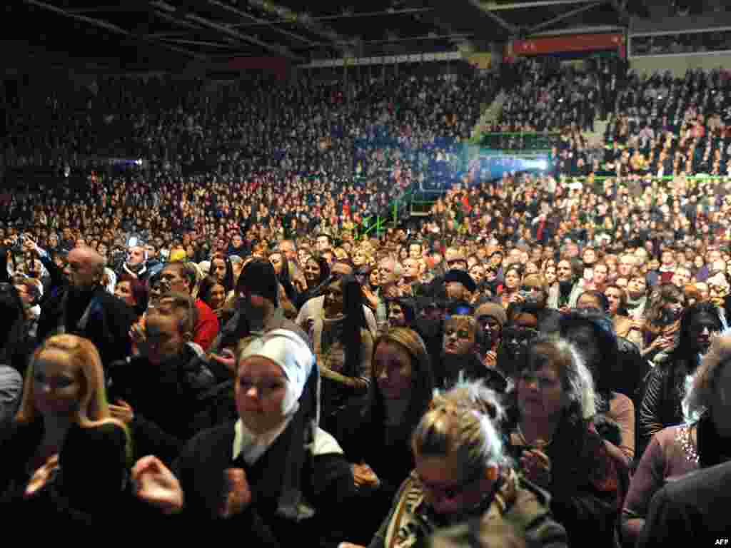 Publika u Sarajevu ovacijama je ispratila film Angeline Jolie, 14.02.2012.