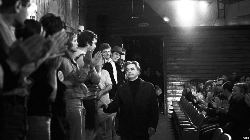 Юрий Любимов и актеры Театра на Таганке, 1972 год
