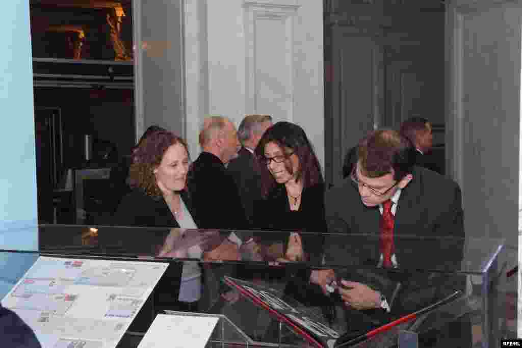 Reception attendees examining some of the letters on display - (Photo: P. Alunans)