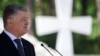 Пётр Порошенко выступает на церемонии в заповеднике "Быковнянские могилы", 19 мая 2019 года 