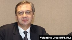 Iulian Chifu în studioul Europei Libere la Chișinău