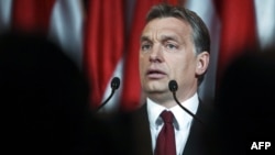 Унгарскиот премиер Виктор Орбан спроведе контроверзни уставни реформи.