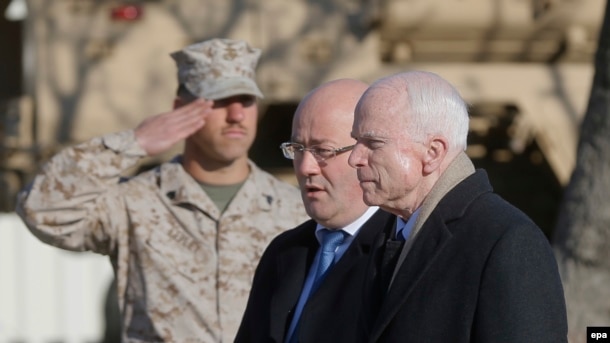 John McCain Gürcüstanda.