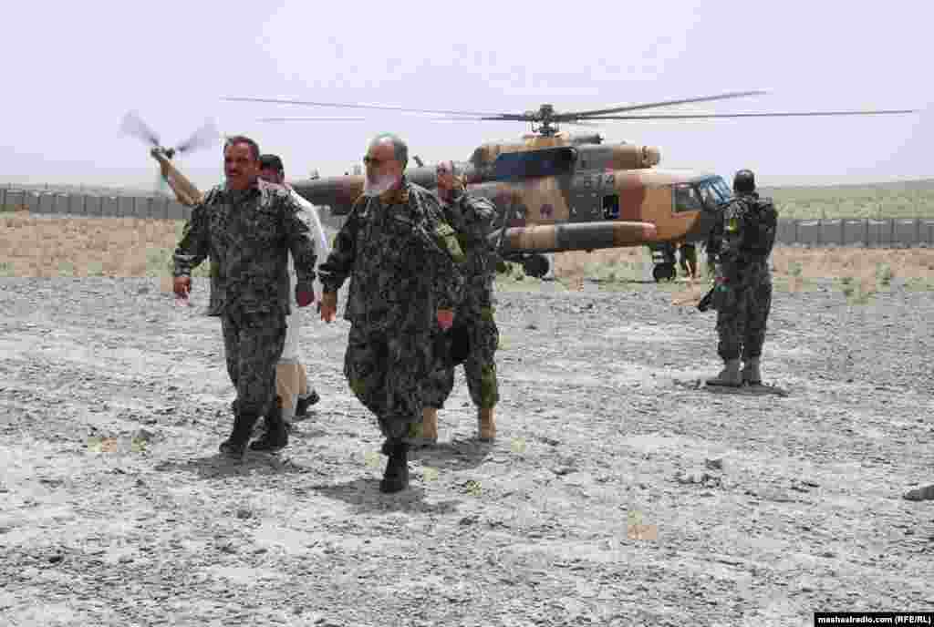 د افغان ملي اردو یو شمیر جنرالان د &nbsp;هوايي عملیاتو &nbsp;پر مهال