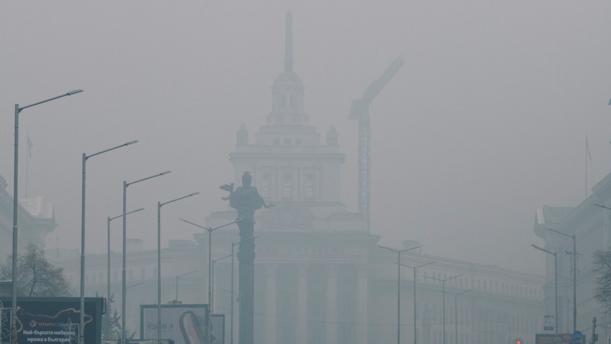Безплатни буферни паркинги заради мръсния въздух в София