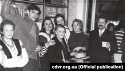 Празднование Рождества в доме Садовских. Василий Стус – второй слева. 1 января 1972 г. Львов