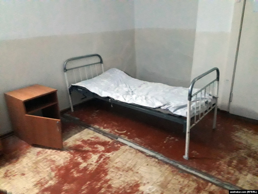 Conditions are said to be primitive in many Turkmen hospitals. (file photo)