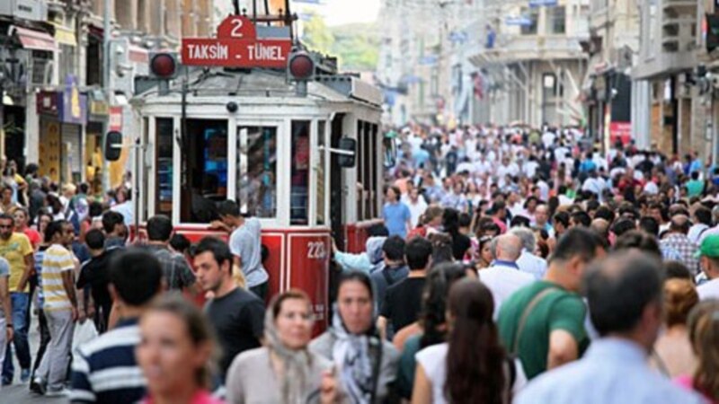 Бесплатен градски превоз за мајките на мали деца во Истанбул