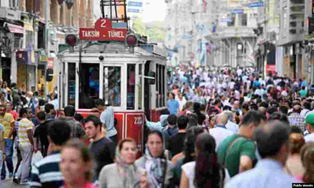 Vedere a pieței Taksim...