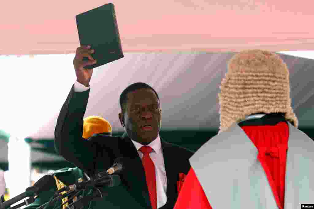 ЗИМБАБВЕ - Емерсон Мнагагва положи свечена заклетва како нов претседател на Зимбабве, неколку дена откако долгогодишниот автократски лидер Роберт Мугабе поднесе оставка под притисок на армијата. Десетици илјади луѓе излегоа на улиците на Хараре да го поздрават новиот претседател.