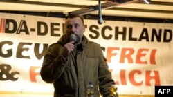 Lutz Bachmann, leader of the PEGIDA-nın Drezdendə aksiyası zamanı, 26 oktyabr, 2015