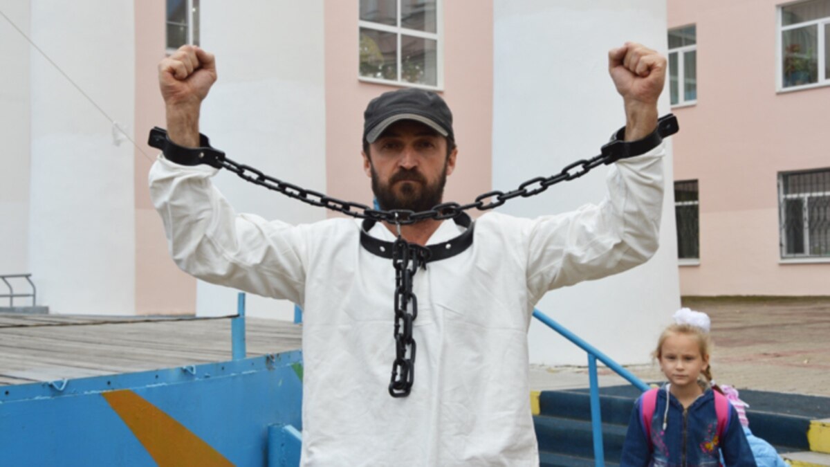 ЕАО: не получившие законное жилье дети-сироты провели марш протеста