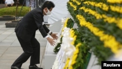 شینزو آبه، نخست وزیر، ‌در مراسم