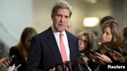 Джон Керри в интервью журналистам комментирует нападение на американское консульство в Бенгази. Вашингтон, 19 декабря 2012 года.