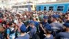 موج مهاجران، ایستگاه مرکزی راه‌آهن بوداپست را به تعطیلی کشاند