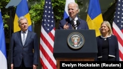 Финляндиянын президенти Саули Ниинистё, АКШнын президенти Жо Байден жана Швециянын премьер-министри Магдалена Андерссон. Вашингтон, АКШ. 19-май, 2022-жыл.