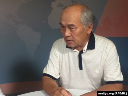 Жалаңаш құлдар базарының тізбегі жағалы бренд