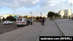 Çeşme: karantinde saklanýanlar medisina gözegçiliginde, olara mobil telefonlaryny ulanmak gadagan