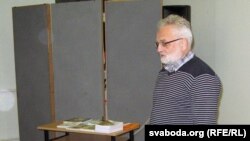 Уладзімер Мацкевіч у часе прэзентацыі