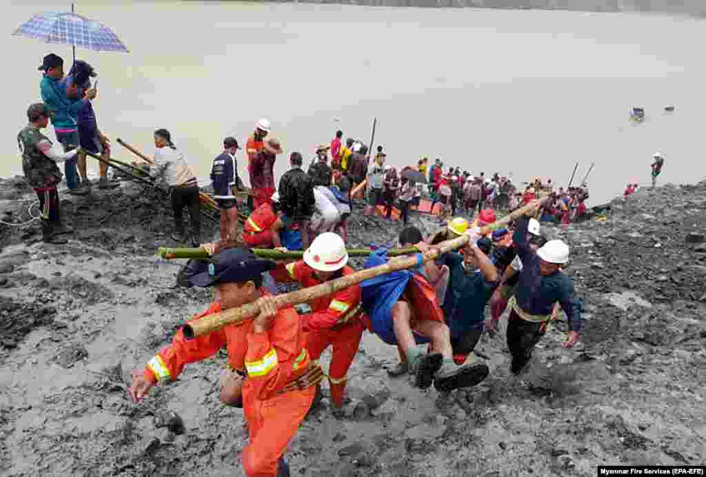 МЈАНМАР - Бројот на загинати рудари од свлечиштето во рудник за жад во Мјанмар се зголеми на 110, јави германската новинска агенција ДПА. Претходните информации беа дека се загинати 50 рудари, но спасувачките служби стравуваа дека тоа не е конечната бројка.