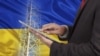 Навесні президент Володимир Зеленський заявив, що інвестори, які готові вкладати в Україну великі кошти, отримають державну турботу у вигляді «інвестиційної няні» 