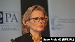 Margareta Cederfelt, iz posmatračke misije OEBS-a na press konferenciji u Podgorici 17. oktobra 2016.