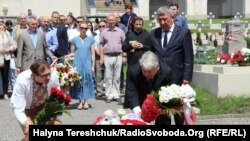 Під час вшанування пам'яті Яцека Куроня у Львові, 16 червня 2018 року
