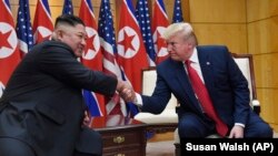 Američki predsjednik Donald Trump na sastanku sa sjevernokorejskim liderom Kim Jong Un-om u junu 2019.